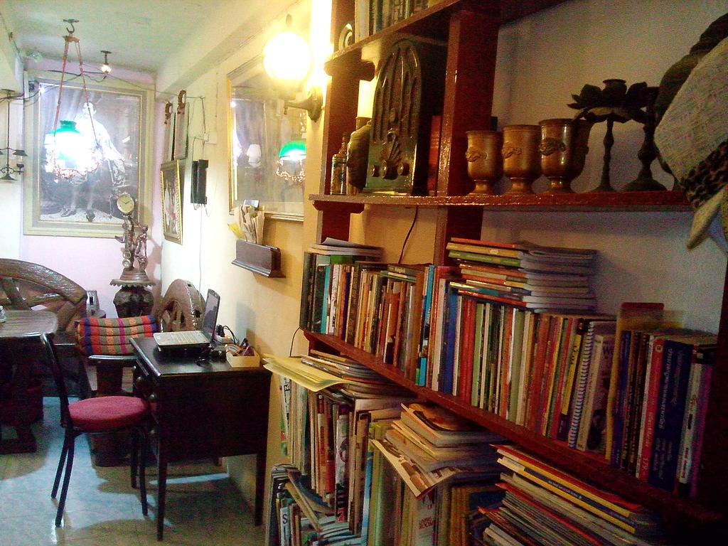 Cafe De Baan Raow Hotel Bangkok Kültér fotó