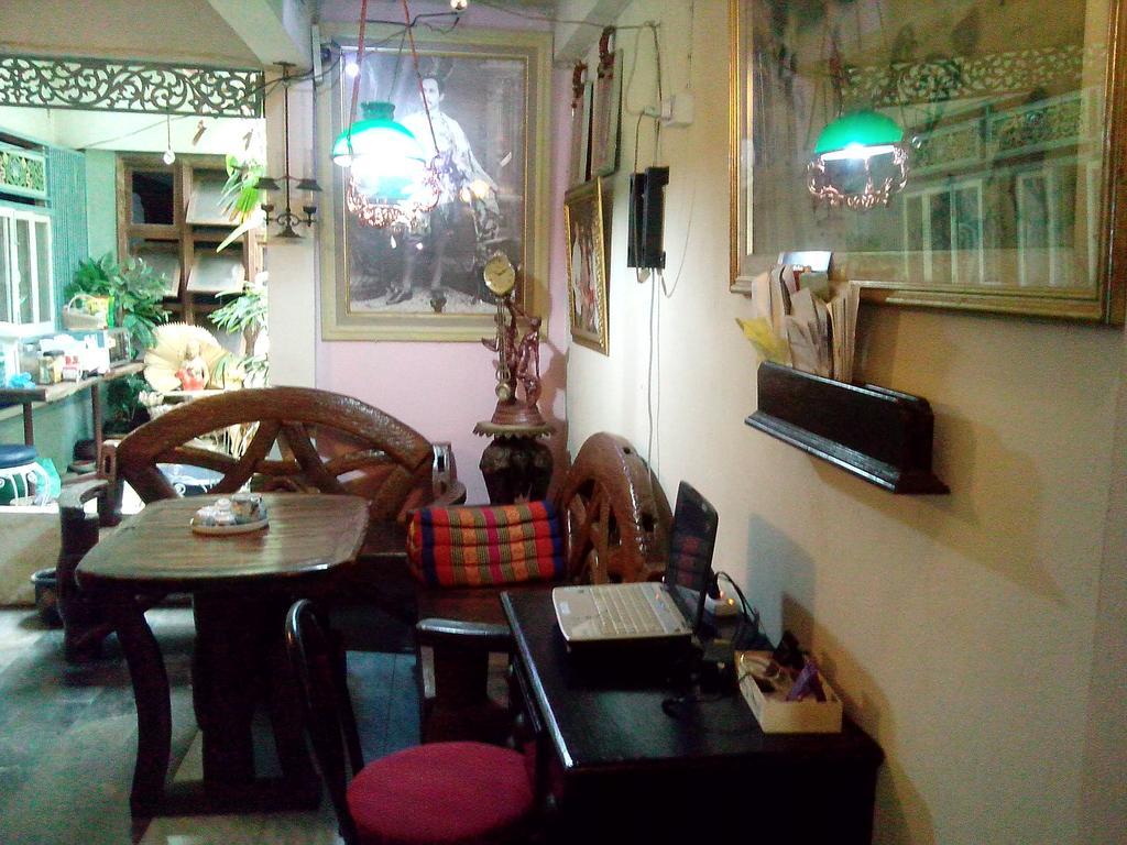 Cafe De Baan Raow Hotel Bangkok Kültér fotó